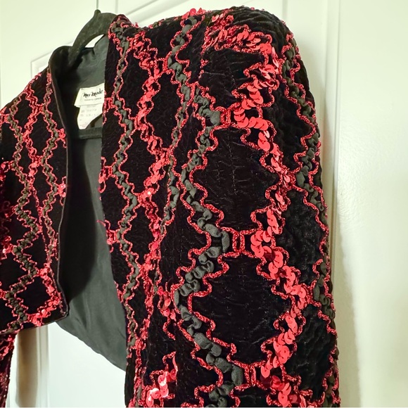 Nu Mode Vintage Black and Red Cropped velvet sequins Puff Shoulder open bolero - Picture 3 of 11